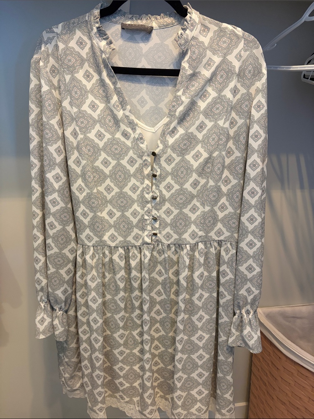 Women's White and green Patterned Long Sleeve Dress